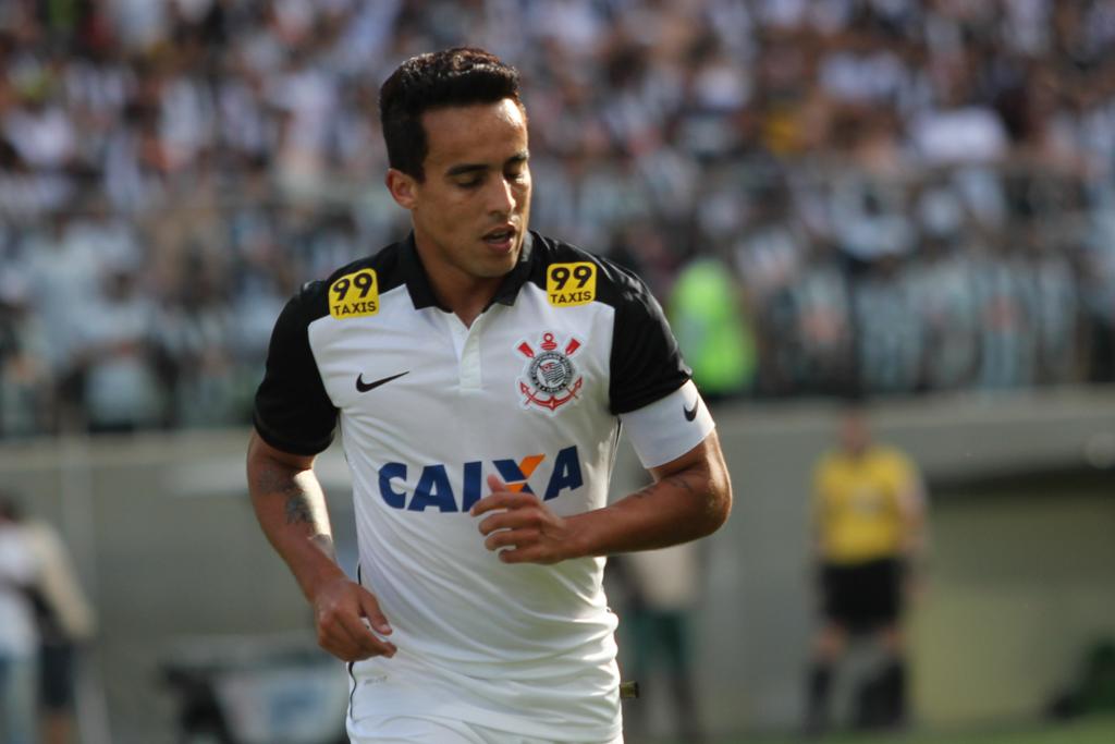 Jadson deu duas assistências e comandou a vitória corintiana sobre o Atlético-MG. | Doug Patrício/Folhapress