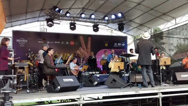 Orquestra à Base de Sopro toca repertório de Pixinguinha na Praça Espanha no início da tarde de sábado. | Lana Carvalho