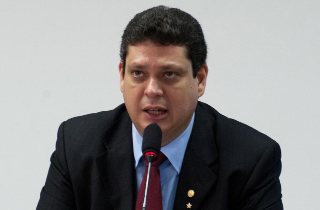 O tesoureiro nacional do partido, Márcio Macedo (SE), disse que “não existe outra alternativa a não ser guerrear”. “Parece um filme às avessas: o bandido querendo pegar a mocinha.” | PEDRO FRANÇA/PEDRO FRANÇA