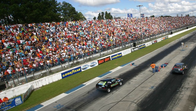 Autódromo tem capacidade para quase 30 mil espectadores. | Foto: Antonio Costa