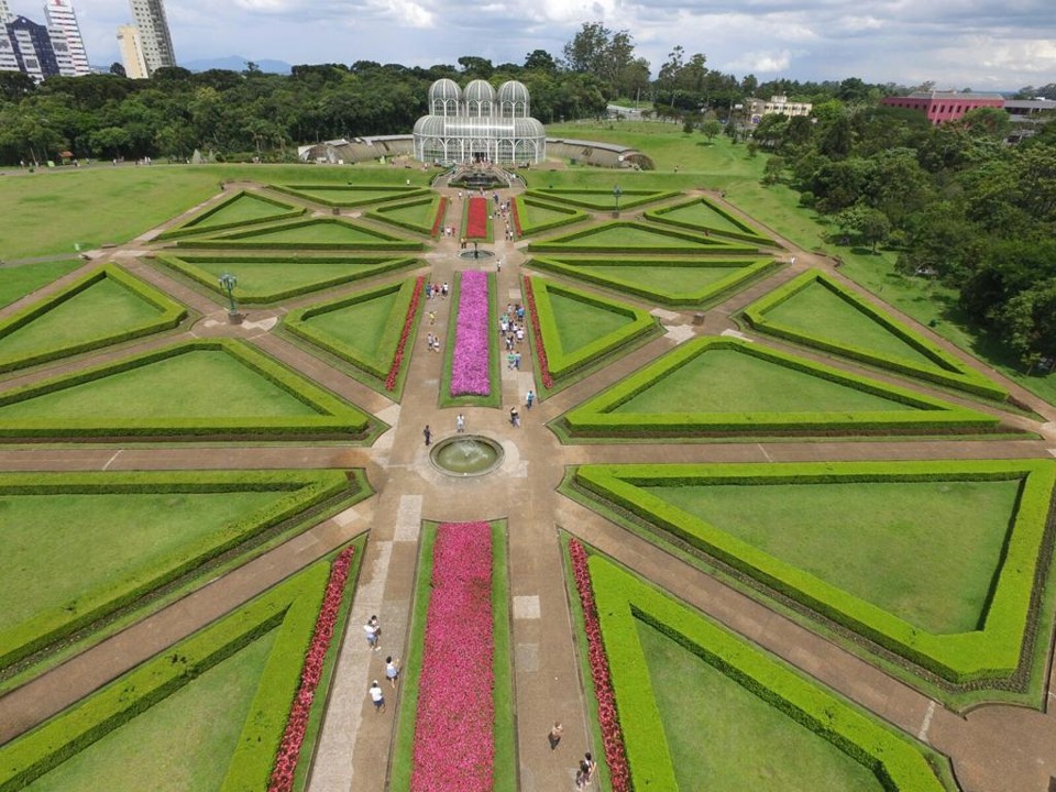 Movimento do Jardim Botânico está abaixo do verificado em outros feriados. | Ivonaldo Alexandre/Gazeta do Povo