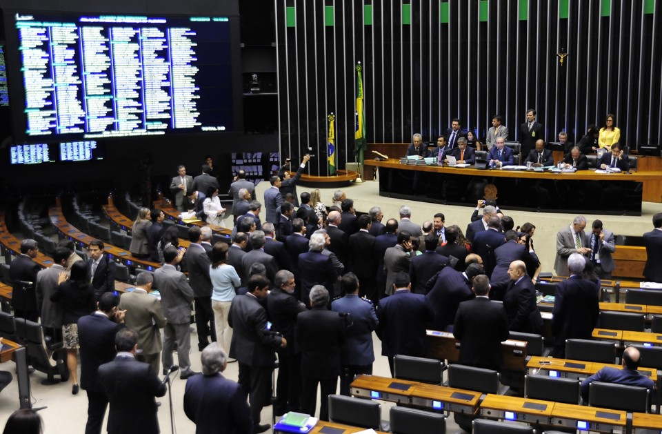 Dilma deverá ser notificada oficialmente, e os partidos com representação na Câmara terão até a próxima segunda-feira, 7, às 14 horas, para indicar seus representantes na comissão especial que analisará o processo. | GUSTAVO LIMA/