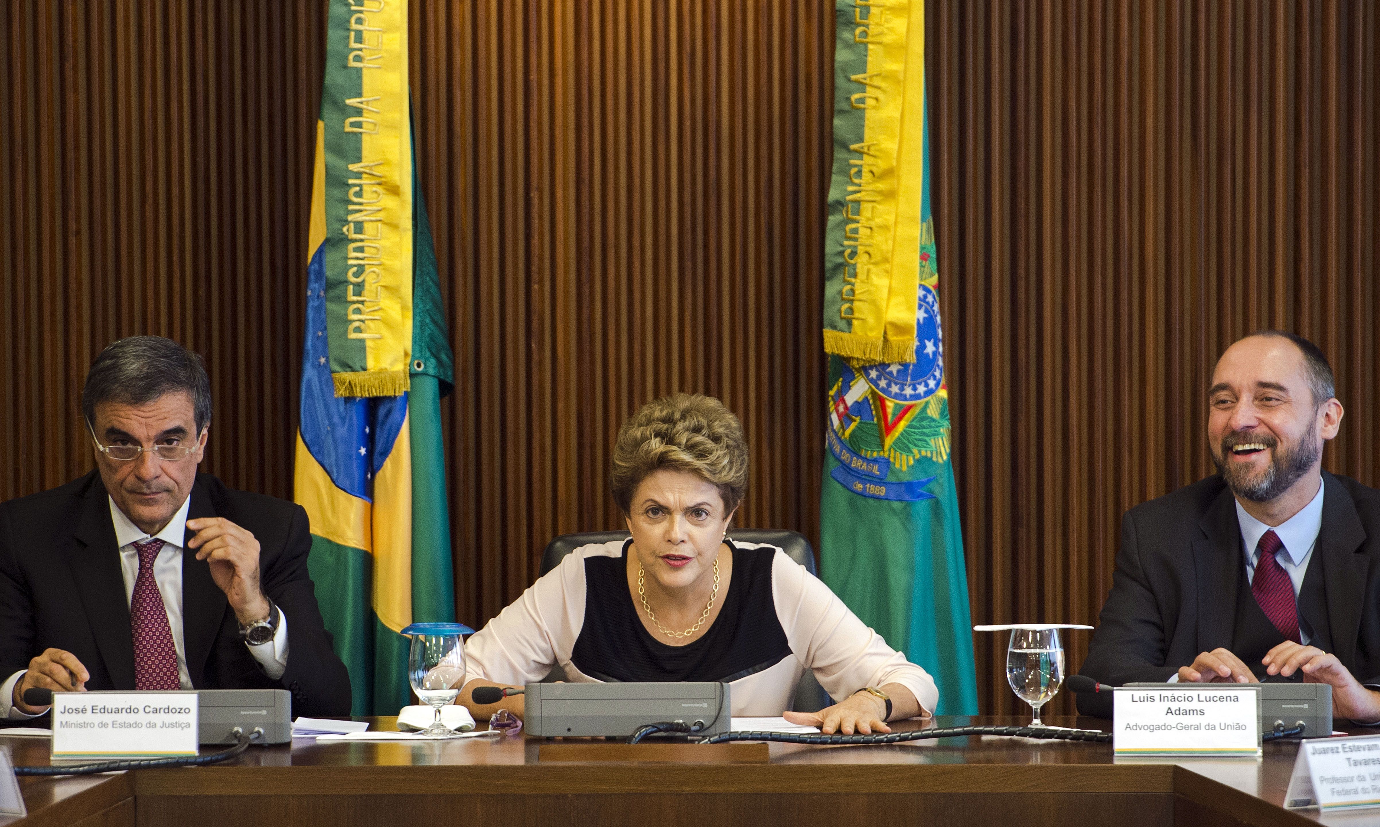 Dilma Rousseff durante reunião com ministro na manhã desta segunda (7): pressa. | Marcelo Camargo/Agência Brasil