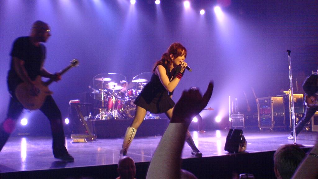 Garbage, com a vocalista Shirley Manson, durante show em Copenhagen, em 2005. | Stig Nygaard/Creative Commons