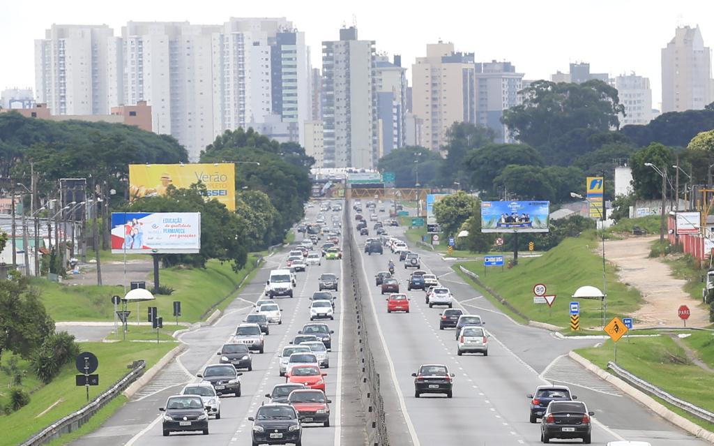 A previsão é de mais de dois mil veículos por hora na BR-277 na manhã de sábado (26). | Ivonaldo Alexandre/Gazeta do Povo