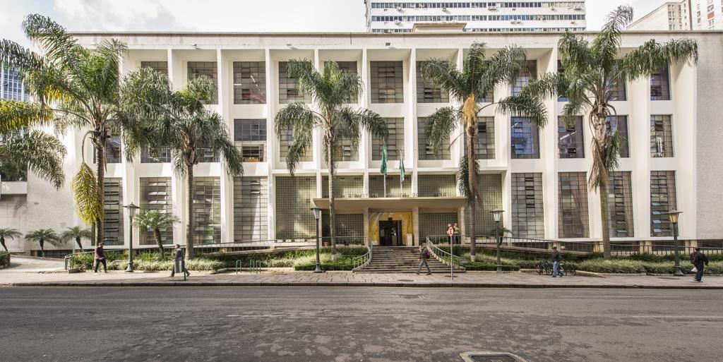 Biblioteca Pública do Paraná, na Rua Cândido de Abreu. | Letícia Akemi/Gazeta do Povo