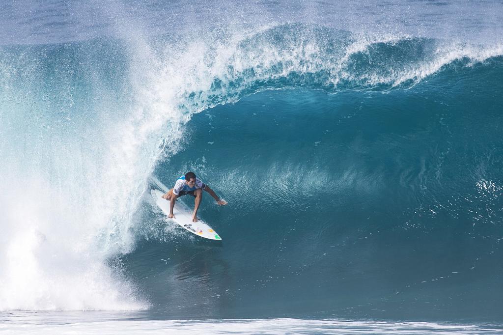 Mineirinho durante a etapa de Pipeline. | Sebastian Rojas/FramePhoto/Folhapress