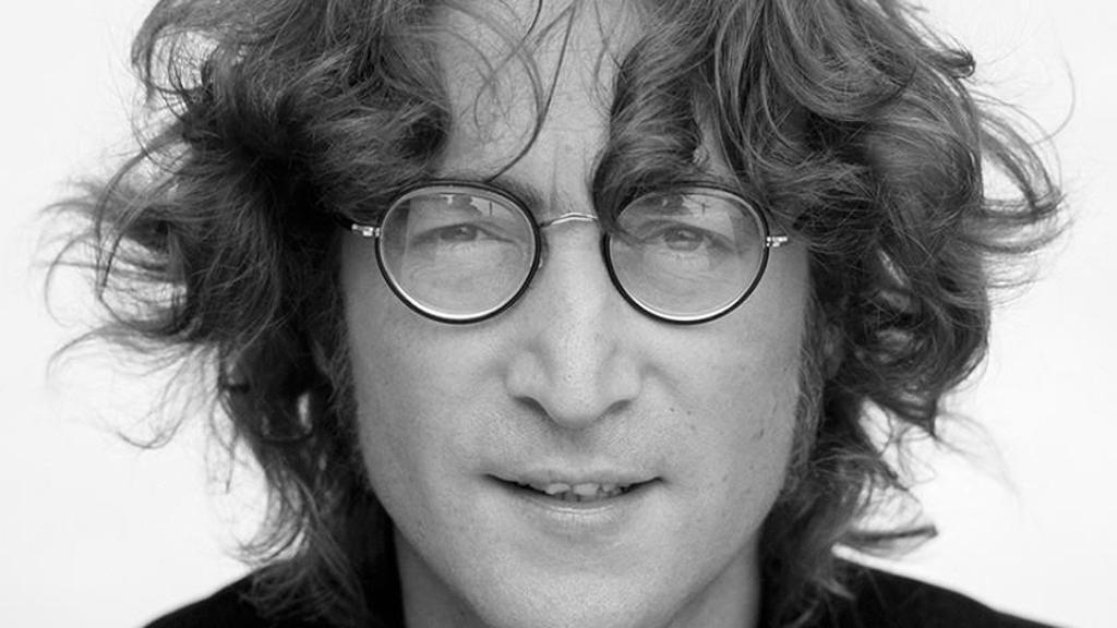 Lennon em foto icônica de Bob Gruen, divulgada na página oficial do artista no Facebook. | Bob Gruen / Divulgação Facebook