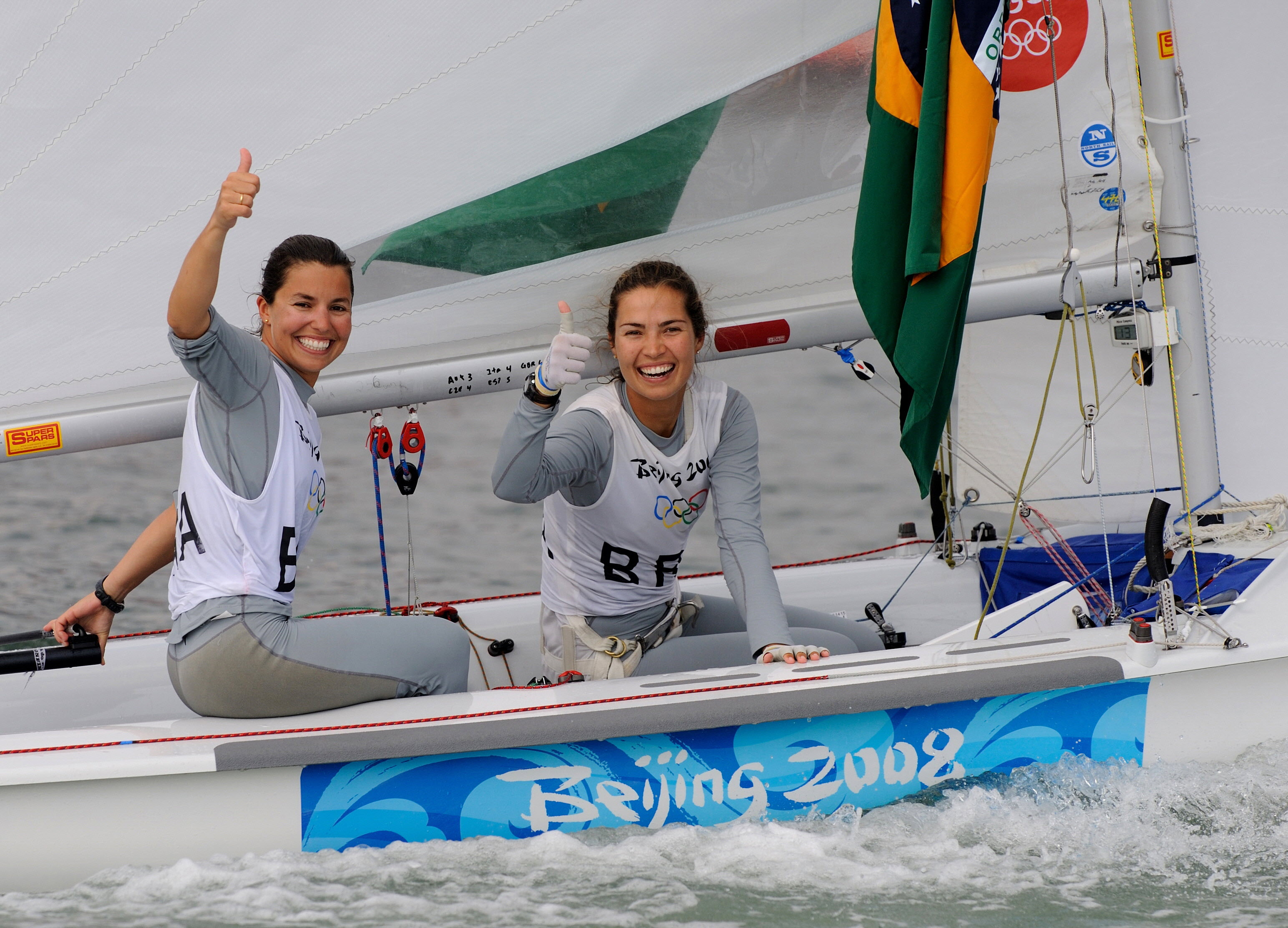 Isabel Swan (à direita) ao lado de Fernanda Oliveira em Pequim | RB/ad/DON EMMERT