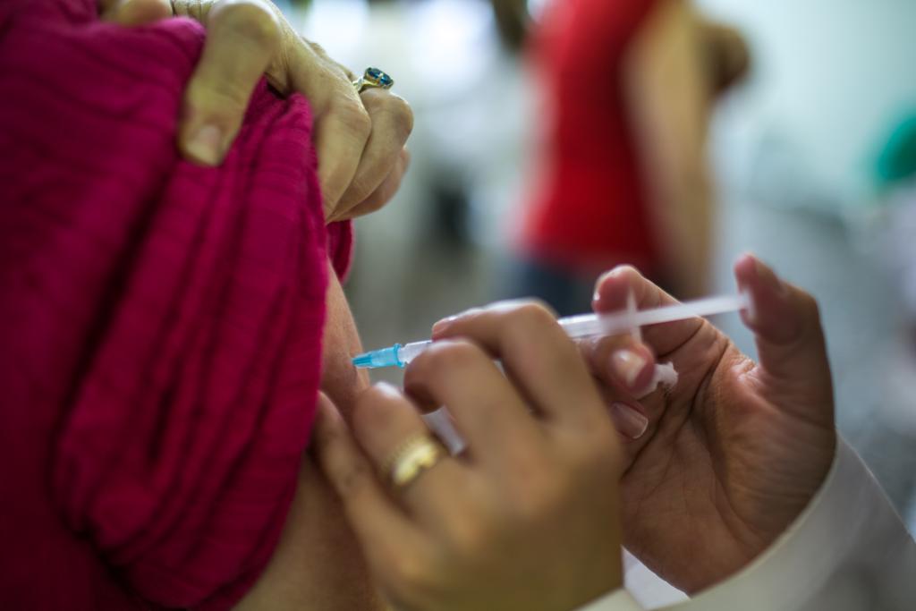 Ministério da Saúde tem enviado quantidades inferiores às necessárias. | Brunno Covello/Gazeta do Povo/Arquivo/