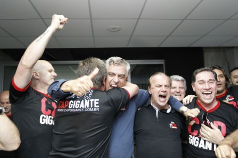 Por poucos votos, Petraglia vence eleição no Atlético | /Jonathan Campos/Gazeta do Povo