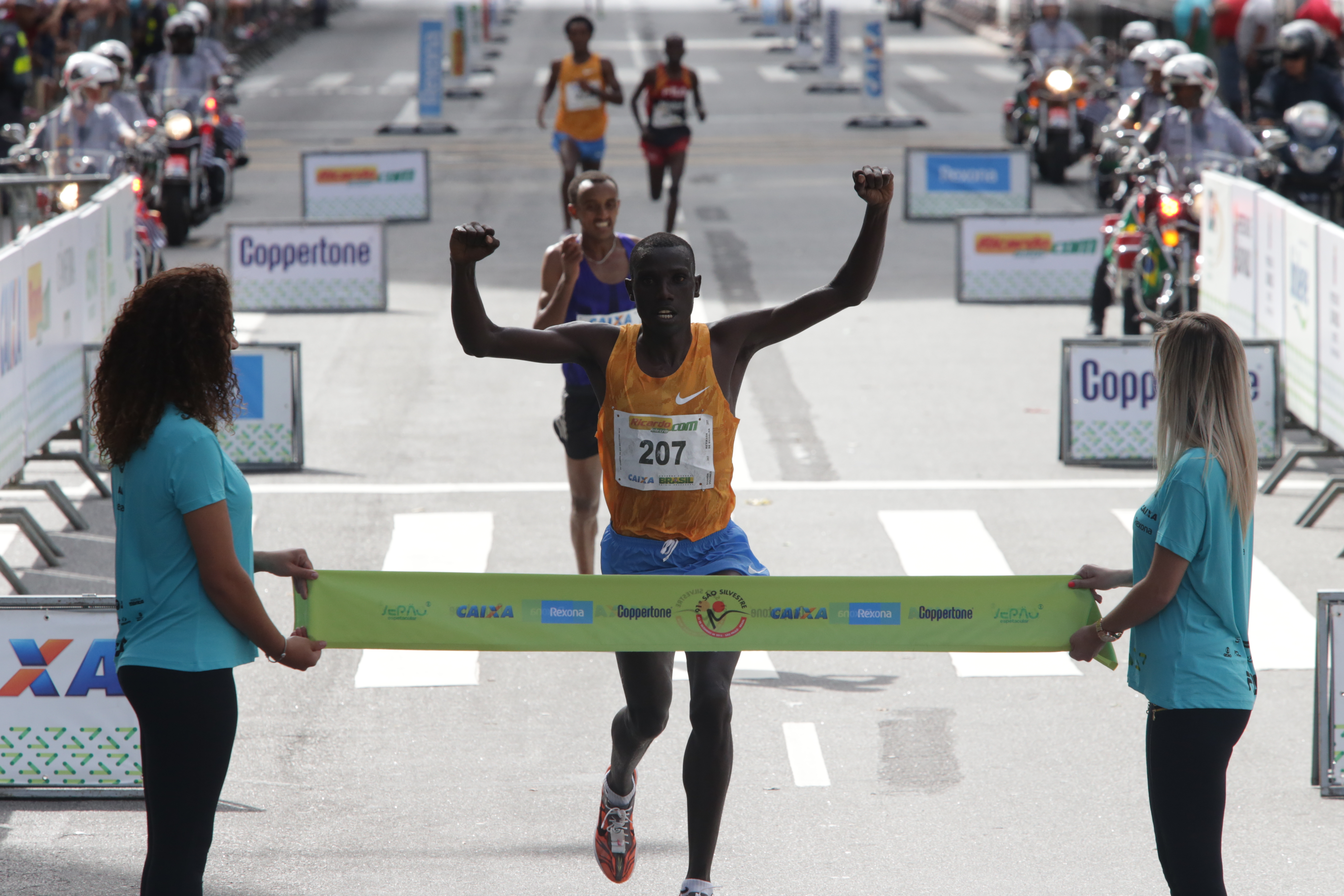 Entre os homens, o título da 91ª edição da prova masculina ficou com o queniano Stanley Biwott, que venceu pela primeira vez a São Silvestre -ele já havia vencido este ano a Maratona de Nova York. | Foto: Paulo Pinto/ Fotos Públicas/