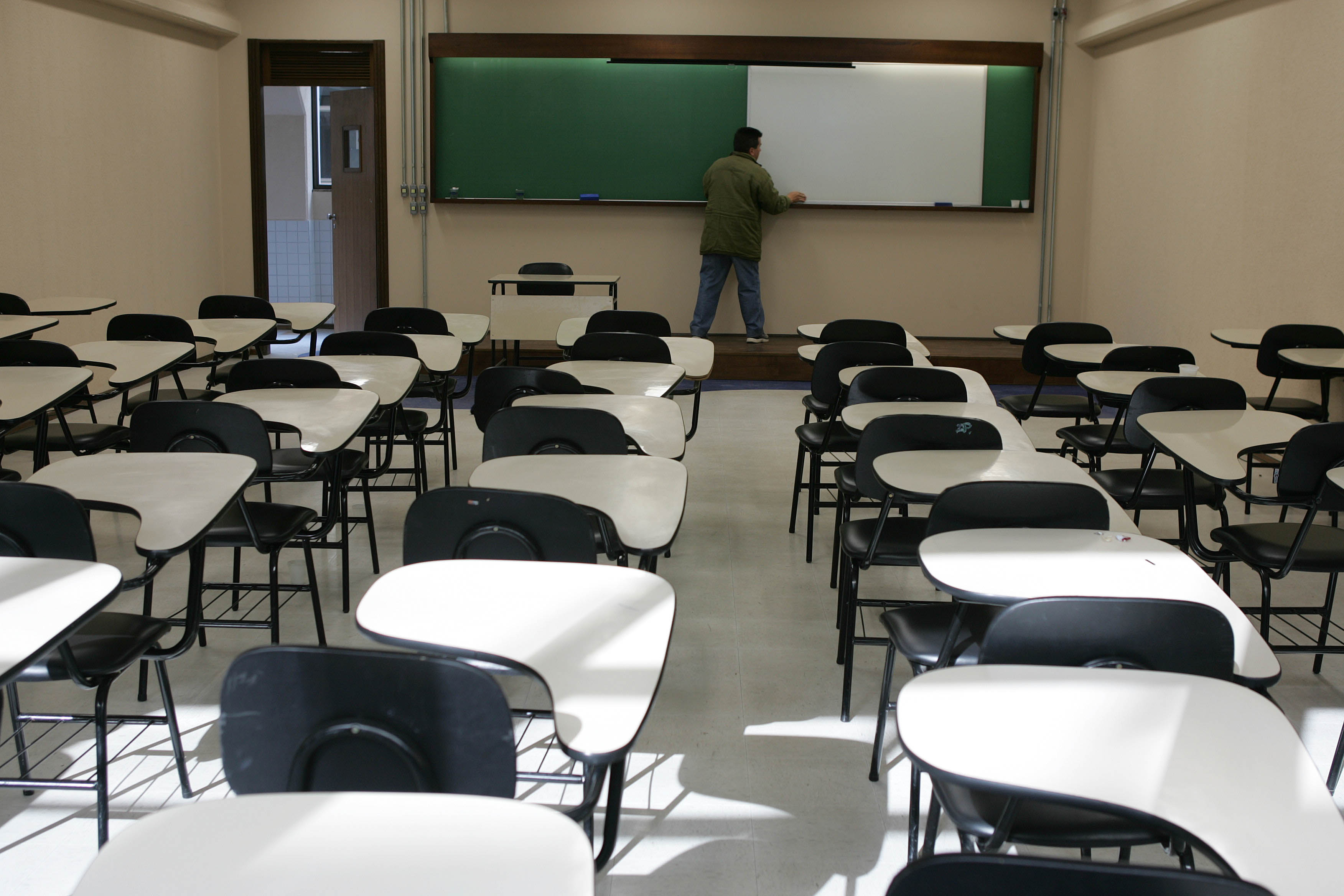 Pode se inscrever o estudante que participou da edição de 2015 do Exame Nacional do Ensino Médio (Enem) e obteve nota acima de 0 na prova de redação. | Jonathan Campos/Gazeta do Povo