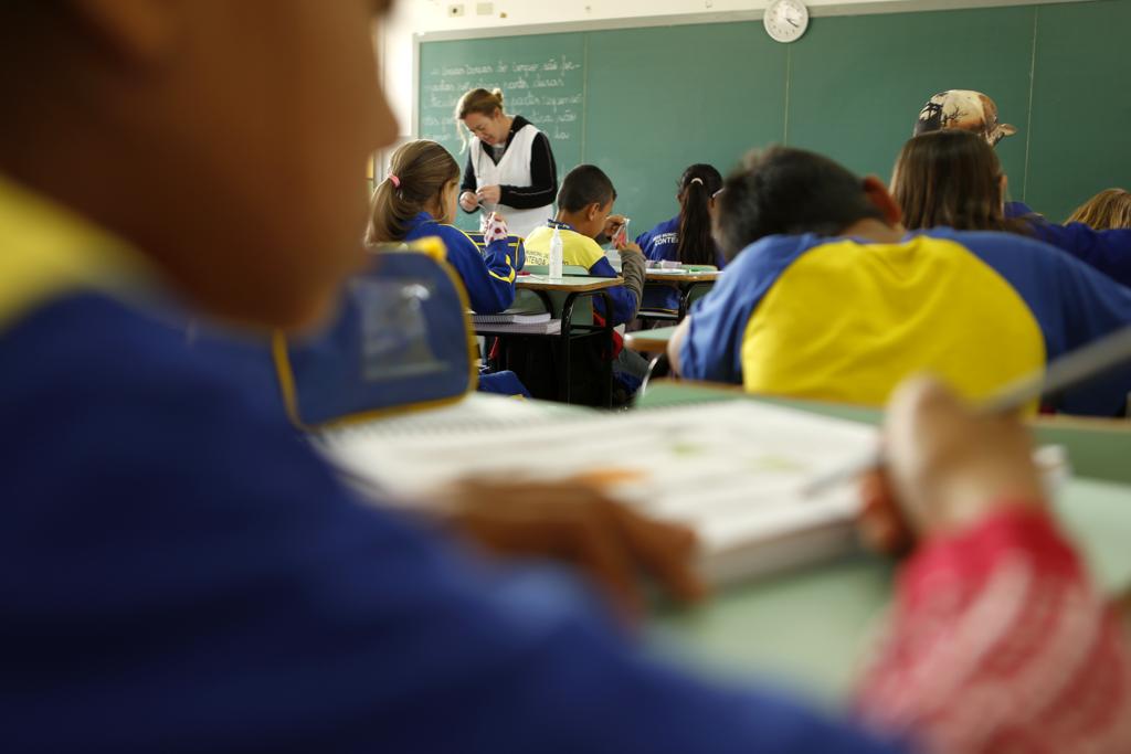 Currículo nacional deverá impactar a confecção de livros didáticos e mecanismos de avaliação como a Prova Brasil. | Marcelo Andrade/Gazeta do Povo