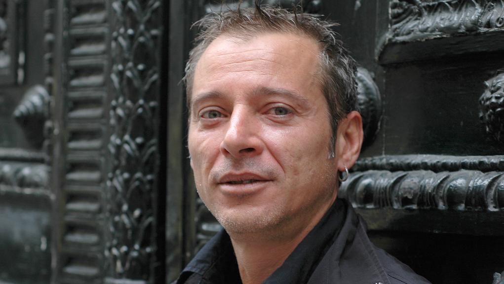 Caryl Férey, francês criado na Inglaterra, com livros ambientados na Nova Zelândia e na África do Sul. | Divulgação