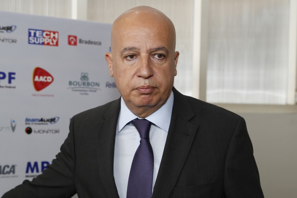 O ministro-chefe da CGU, Valdir Simão, diz o anúncio do contrato com a primeira empresa aguarda apenas a homologação do Tribunal de Contas da União | Henry Milleo/Gazeta do Povo