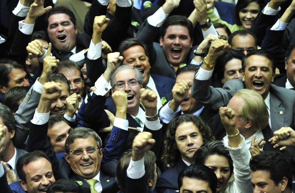 Parlamentares dizem estranhar que pedido de afastamento tenha acontecido após ministro do STF ter referendado atos sobre processo contra Dilma. | Wilson Dias/Agência Brasil