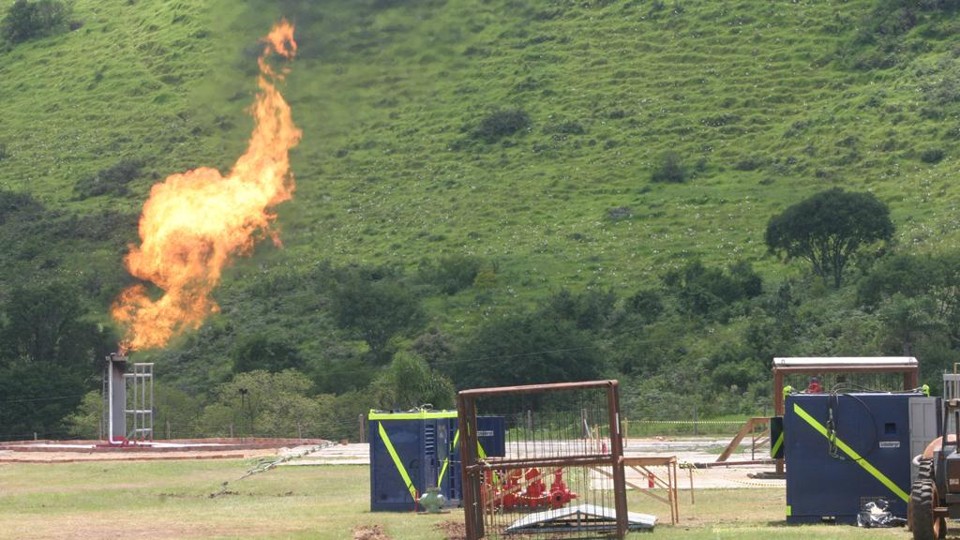 Testes de vazão realizados pela Petrobras no campo de Barra Bonita em 2008: estatal devolveu concessão à ANP. | Dirceu Portugal/Gazeta do Povo