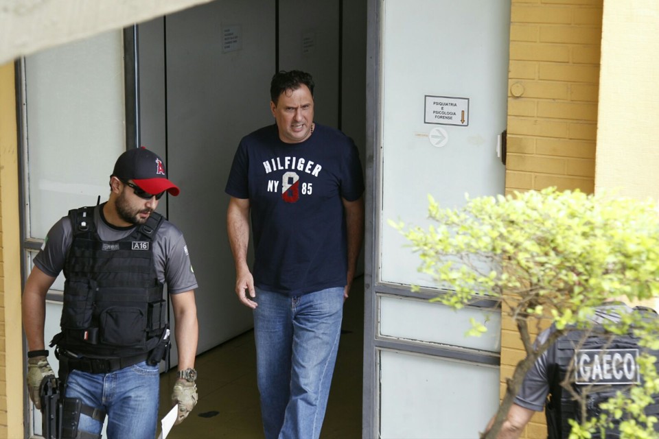 Juliano passou por exames no IML, antes de ser encaminhado ao Complexo Médico-Penal, em Piraquara | Aniele Nascimento/Gazeta do Povo