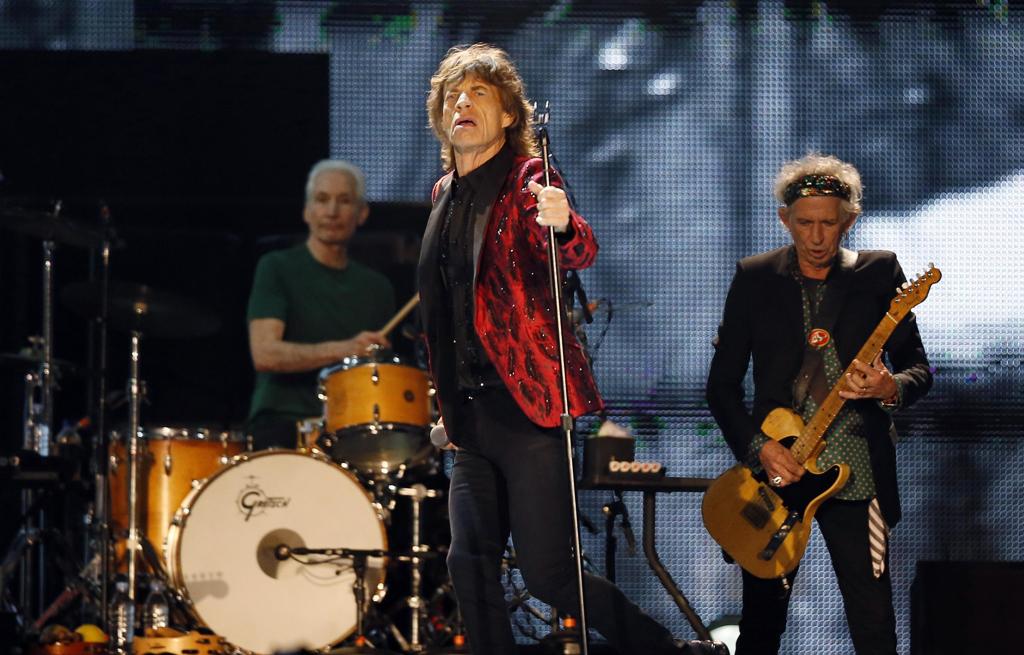 A trupe de Mick Jagger e Keith Richards (e Ron Wood e Charlie Watts) desembarca primeiro em solo carioca, onde toca no dia 20 de fevereiro | Stringer/Reuters