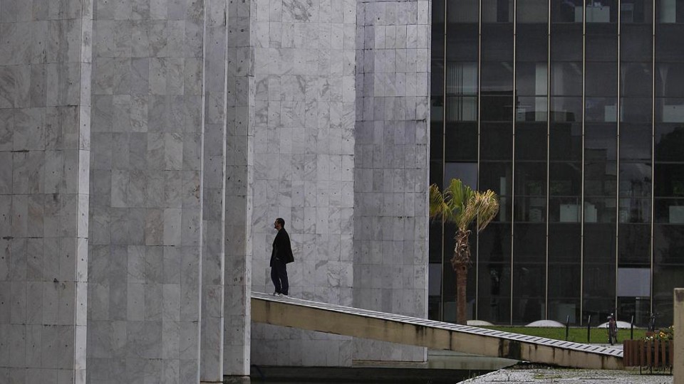 Fachada do TC: Corte alega economia de R$ 2 milhões. | Jonathan Campos/Gazeta do Povo