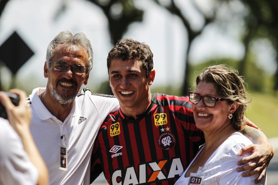 Com pai e mãe atleticanos, Vinícius realiza sonho de família | Jonathan campos/Jonathan Campos
