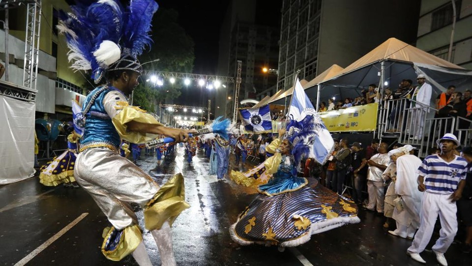 Desfile da Mocidade Azul, campeã do carnaval 2015 | Henry Milleo/Gazeta do Povo