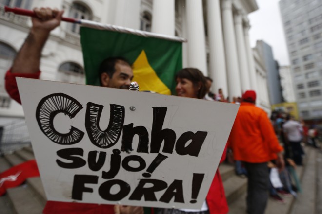 Pedido pela saída de Eduardo Cunha. | Felipe Rosa/TRIBUNA DO PARANA