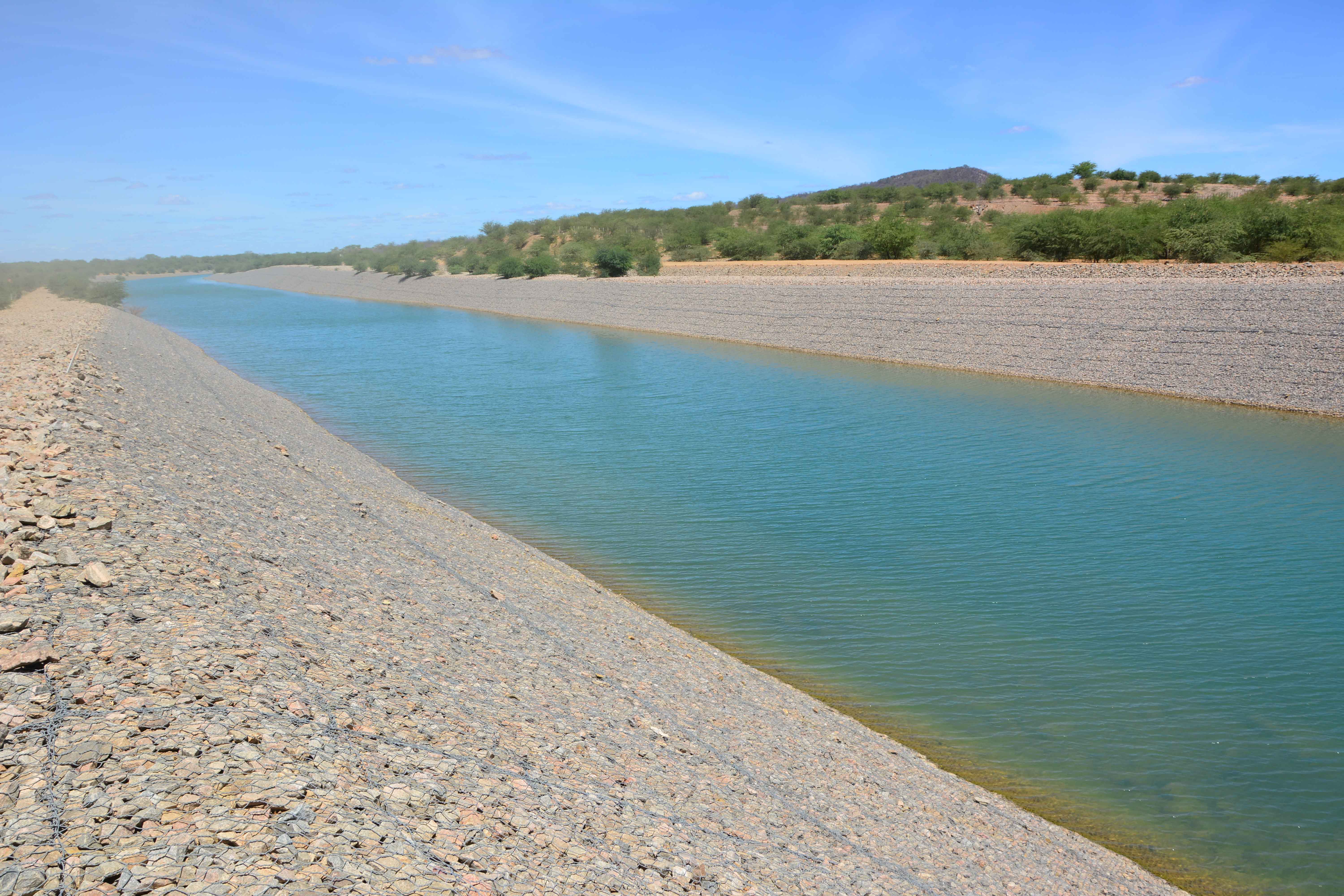 Trecho da transposição do Rio São Francisco: mais uma obra com suspeita de superfaturamento e desvios. | Guilherme Rosa / PR