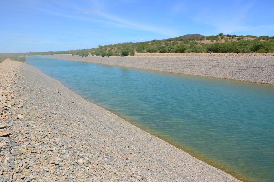 Trecho da transposição do Rio São Francisco: mais uma obra com suspeita de superfaturamento e desvios. | Guilherme Rosa / PR