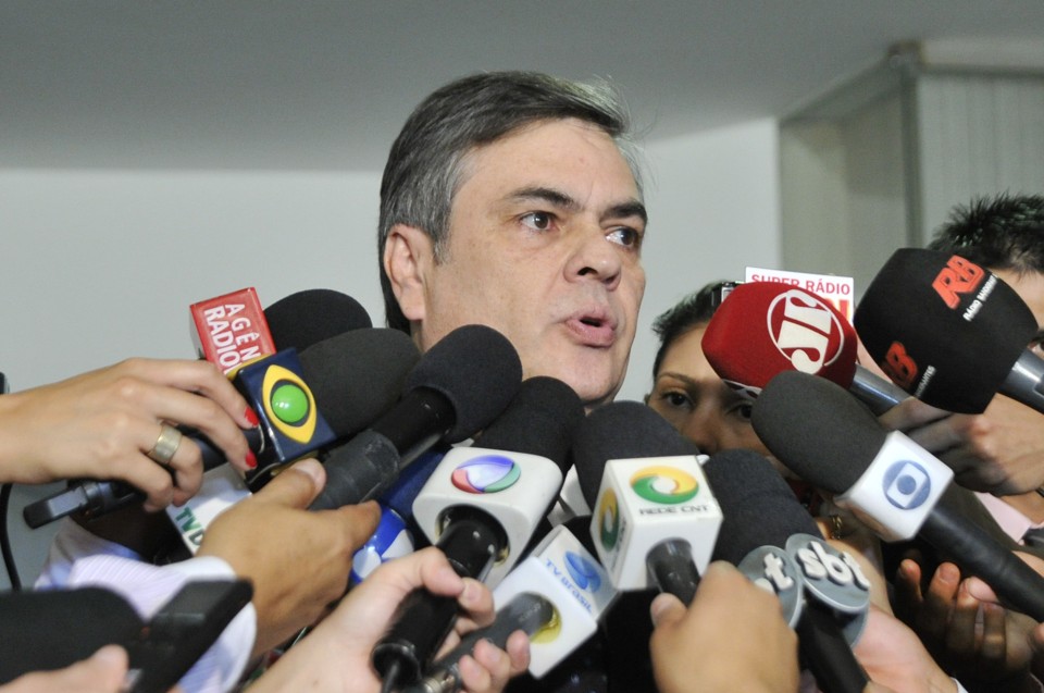 ‘Confiamos na inocência dele’, diz líder do PSDB sobre condenação de Azeredo Cássio Cunha Lima reforçou o apoio ao ex-governador de Minas Eduardo Azeredo. | Geraldo Magela/Agência Senado