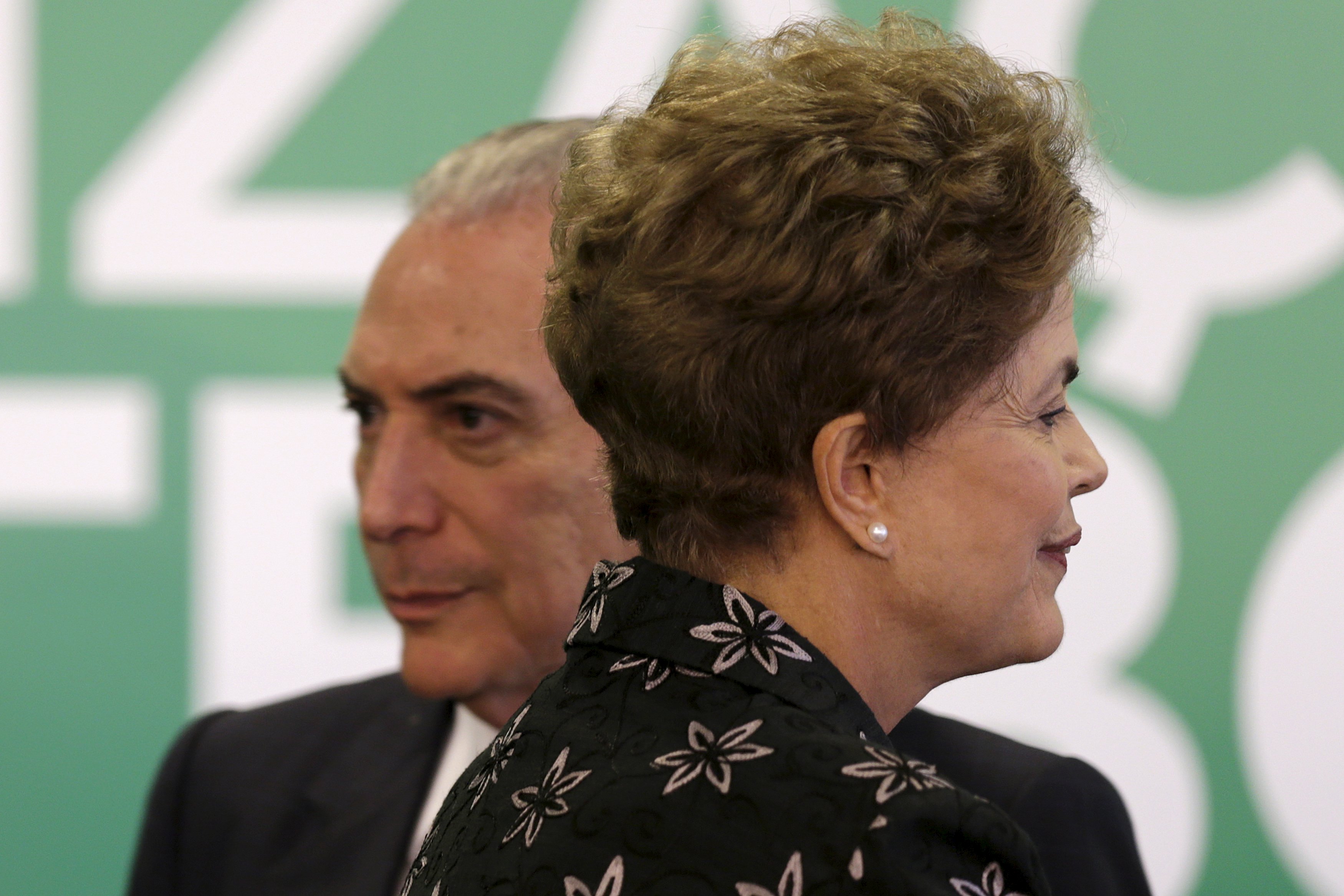 Na saída, Temer fez um único comentário e não respondeu a perguntas. “Combinamos, eu a presidente Dilma, que nós teremos uma relação pessoal, institucional, que seja a mais fértil possível”. | UESLEI MARCELINO/REUTERS