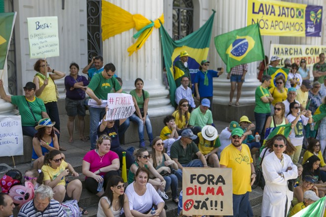 Na escadaria da Santos Andrade. | Marcelo Andrade/Gazeta do Povo