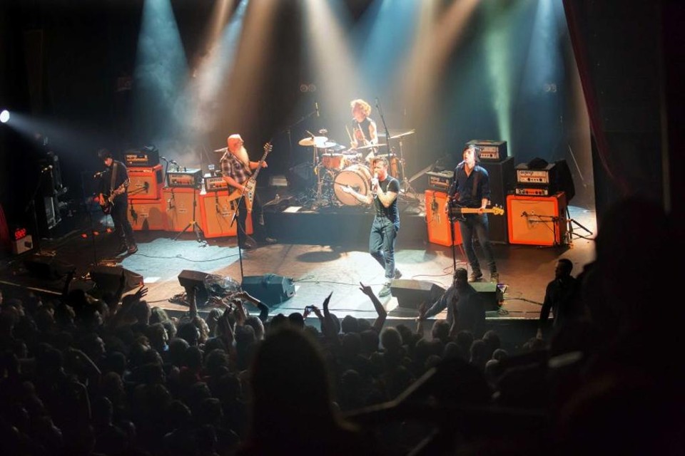 Banda toca no Bataclan em fevereiro de 2016. | Divulgação