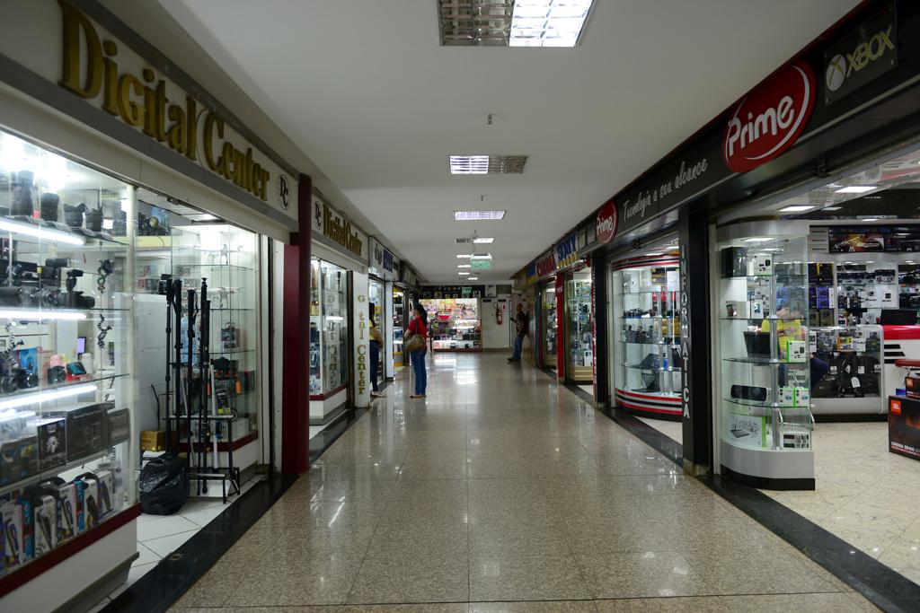 Alta do dólar afastou brasileiros do comércio de Ciudad del Este e, consequentemente, tirou patrocínios do Foz. | Marcos Labanca/Gazeta do Povo