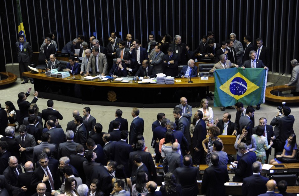 Deputados de oposição comemoram a vitória de terça (8) na Câmara: pelo voto secreto. | Lucio Bernardo Jr. / Câmara dos Deputados