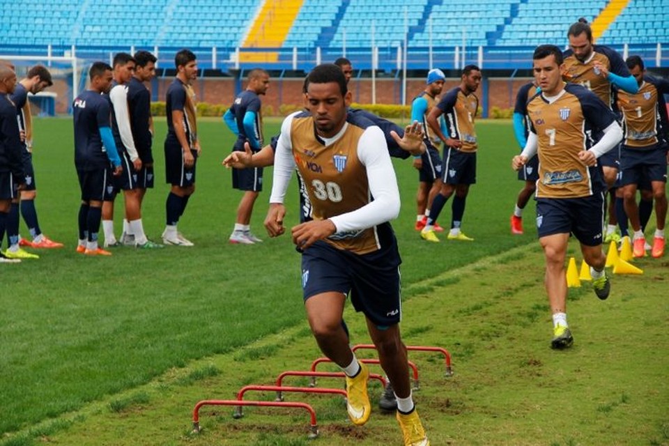 Anderson Lima chega emprestado ao Furacão. | André Palma Ribeiro/Avaí F. C./