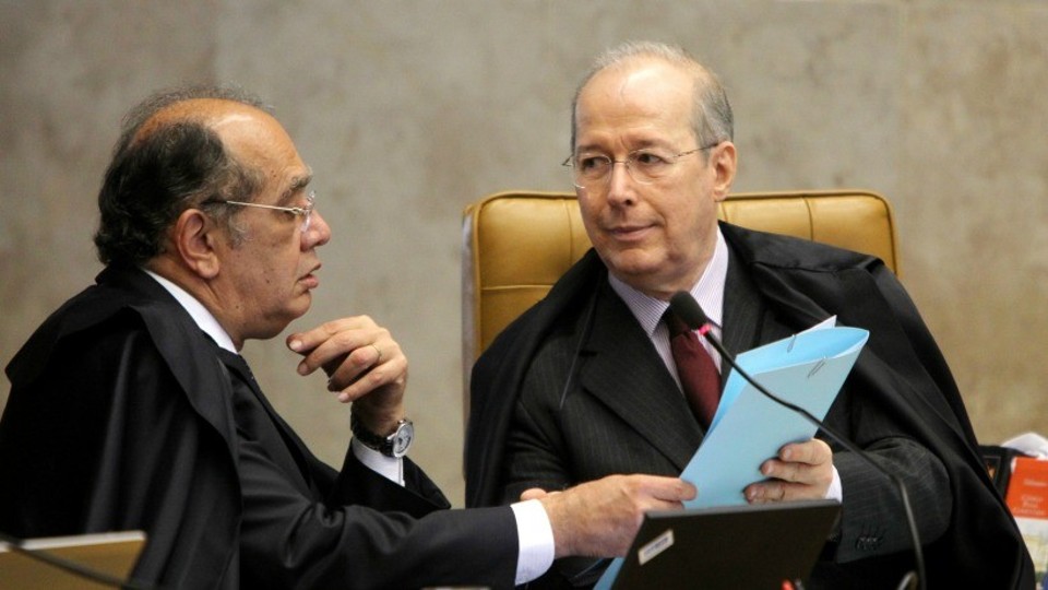 Instantes antes da decisão de Celso de Mello, o ministro Gilmar Mendes negou pedido liminar (provisório) de deputados petistas. | /STF