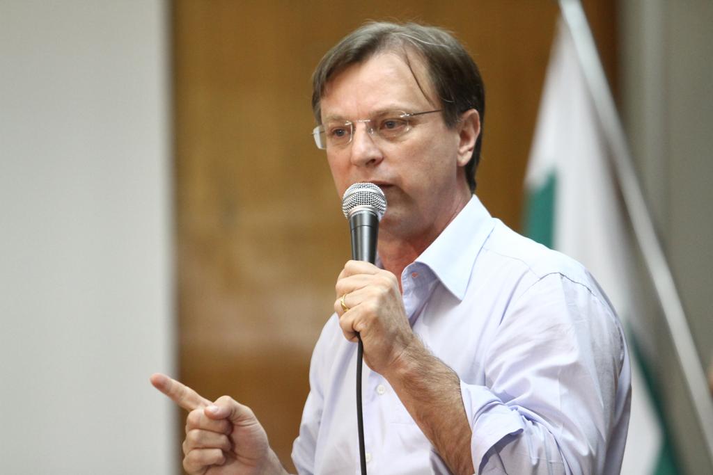 Alexandre Kireeff está em segundo lugar na briga para permanecer na prefeitura de Londrina. | Roberto Custodio/Jornal de Londrina