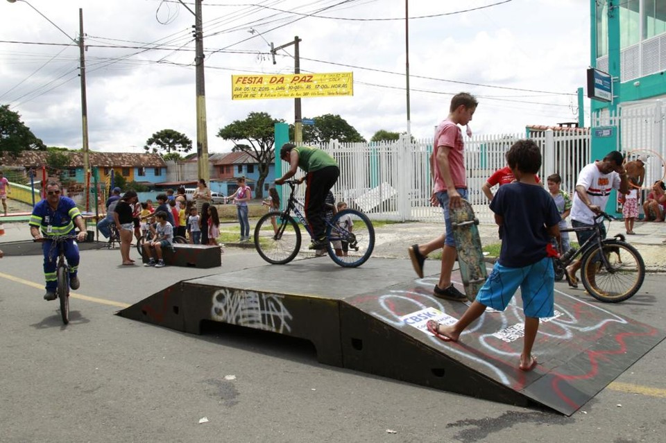 A festa acontece até as 17h, na Rua Baltazar Carrasco dos Reis equina com a Rua Manoel Martins de Abreu | Aniele Nascimento/Gazeta do Povo