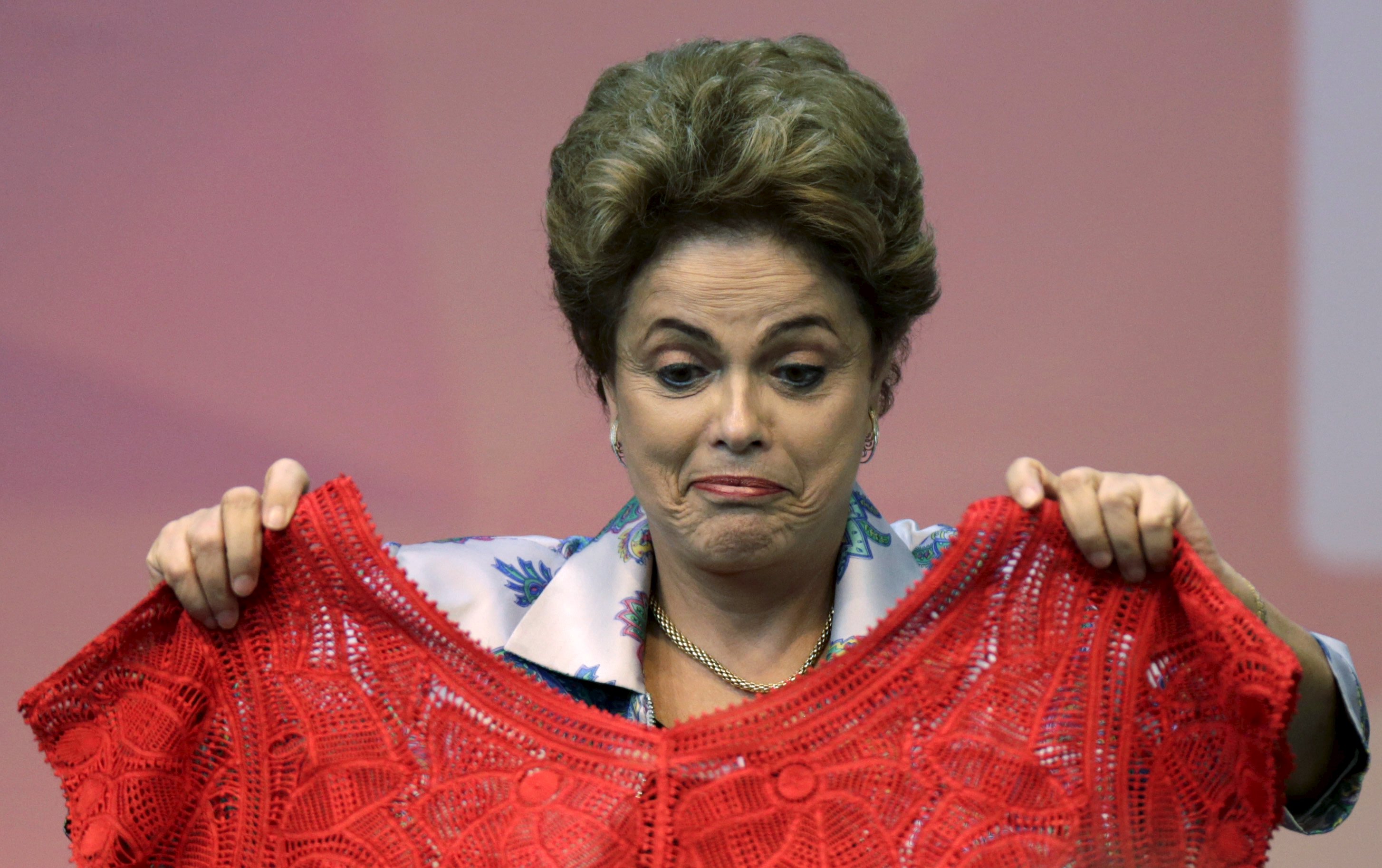 Presidente Dilma se reuniu com Lula e aliados nesta quarta-feira (16) à noite para avaliar a crise política. | Ueslei Marcelino/Reuters