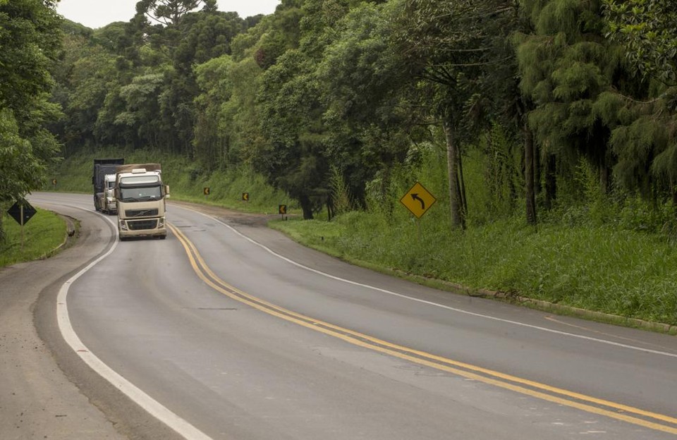 Trecho de rodovia : deputados do Paraná escolheram adequação do entroncamento das BRs 277 e 163, em Cascavel. | Hugo Harada/Gazeta do Povo