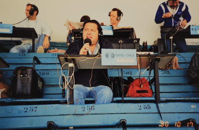 Estádio Nacional de Santiago, 1986, Chile x Brasil, com Osmar Santos ao fundo. | Arquivo Pessoal