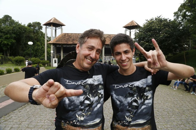 Marcos Nadaline e o filho Fábio, que foram juntos ao show. | Albari Rosa/Gazeta do Povo