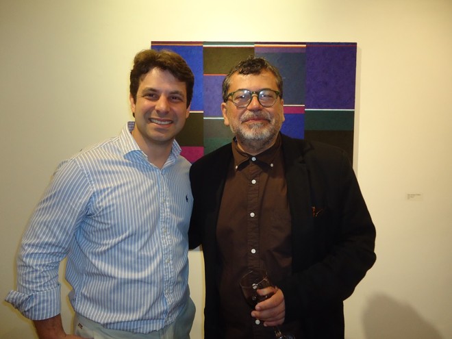 Dos notáveis das artes plásticas nacionais, Gonçalo Ivo, à direita, com o arquiteto Rafael Egg, atraiu atenções em sua exposição na Simões de Assis Galeria de Arte. Gonçalo Ivo, que participou da Bienal Internacional de Curitiba, como artista convidado, inaugurou mostras em Paris e Madrid no ano | 