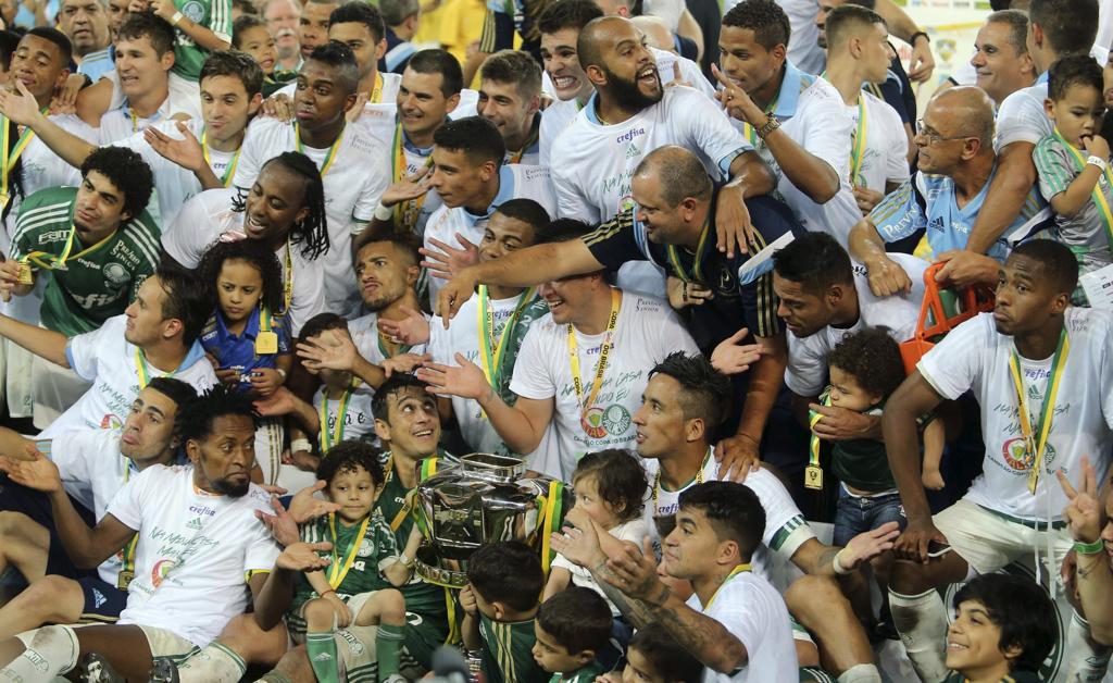 Em meio à festa pelo tricampeonato da Copa do Brasil, jogadores do Palmeiras aproveitaram para rebater provocações. | Jose Patricio/Reuters