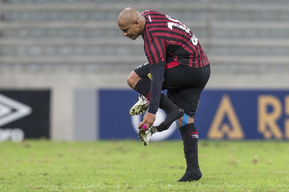 Atlético terá de pagar cerca de 4 milhões de euros para o Porto para ficar com o Walter. | Marcelo Andrade/Gazeta do Povo