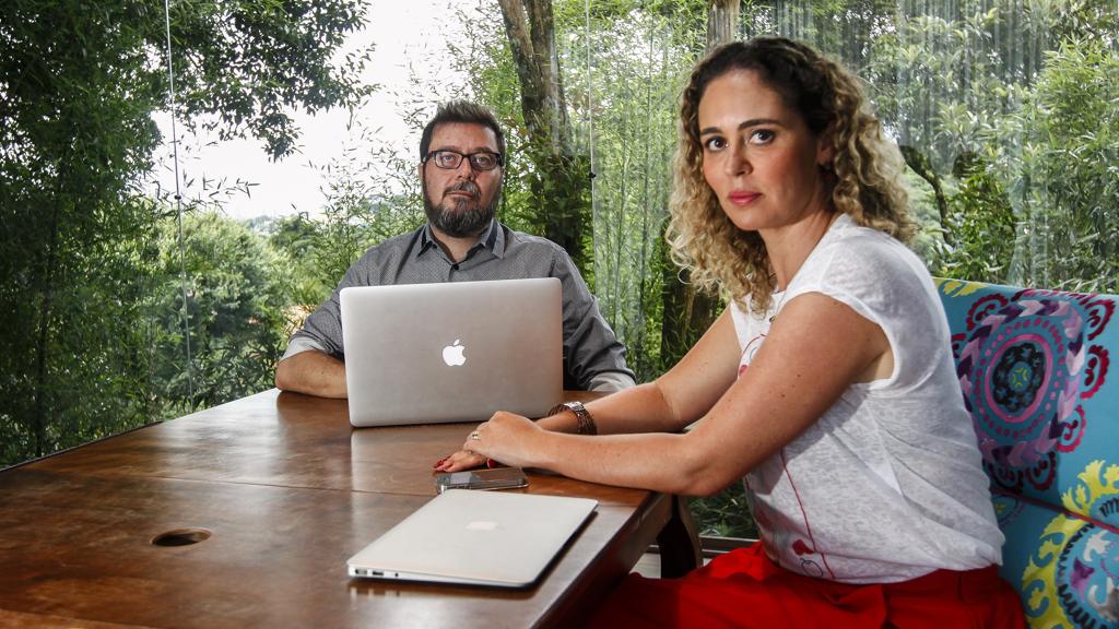 Viviane Camargo e Marcos Minini, sócios da Aurora Branding: cuidar da marca é tão importante quanto lançar um novo produto ou serviço. | André Rodrigues/Gazeta do Povo