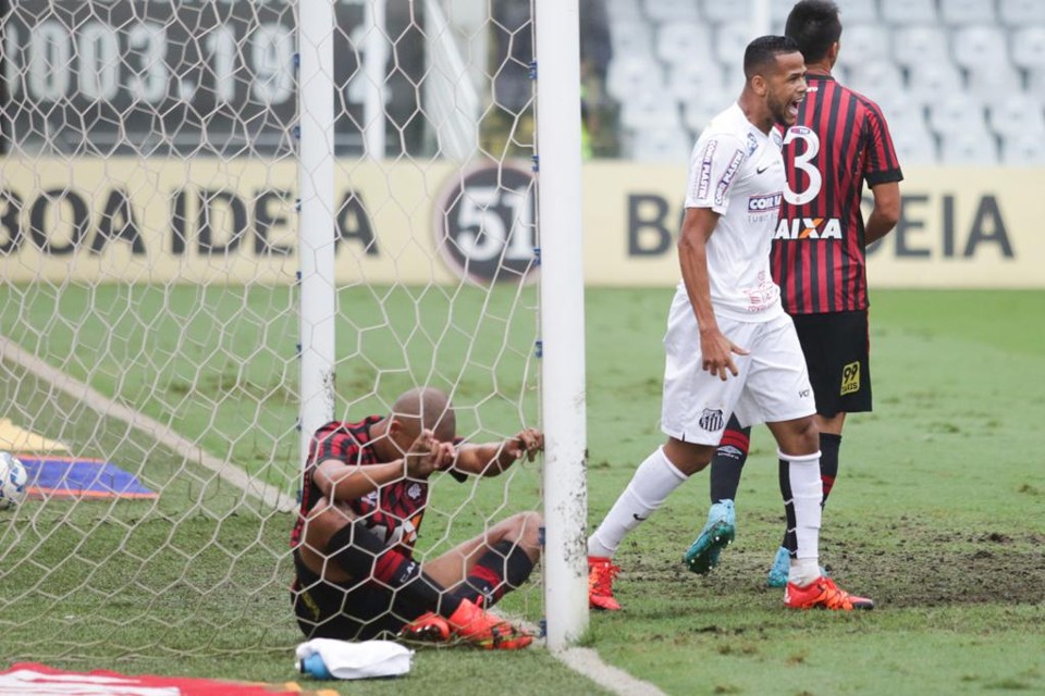 Atlético perdeu para o Santos por 5 a 1 na despedida do Brasileirão. | Fred Casagrande/Folhapress