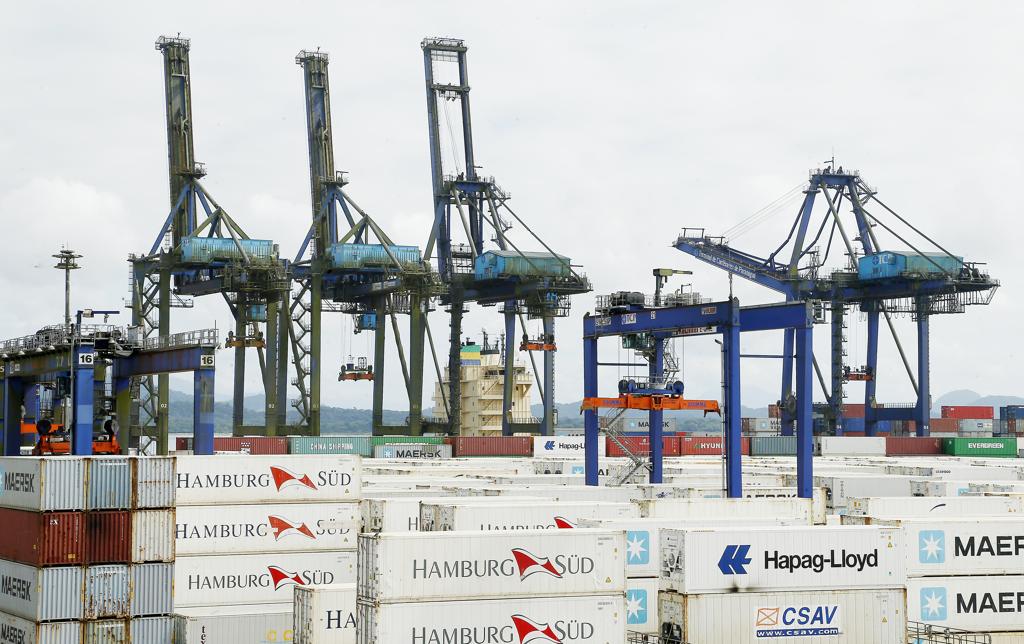 Terminal de Contêineres de Paranaguá (TCP) desbanca o Porto de Itajaí e assume liderança na exportação de carne da ave. Catarinenses preparam reação. | Hugo Harada/Gazeta do Povo